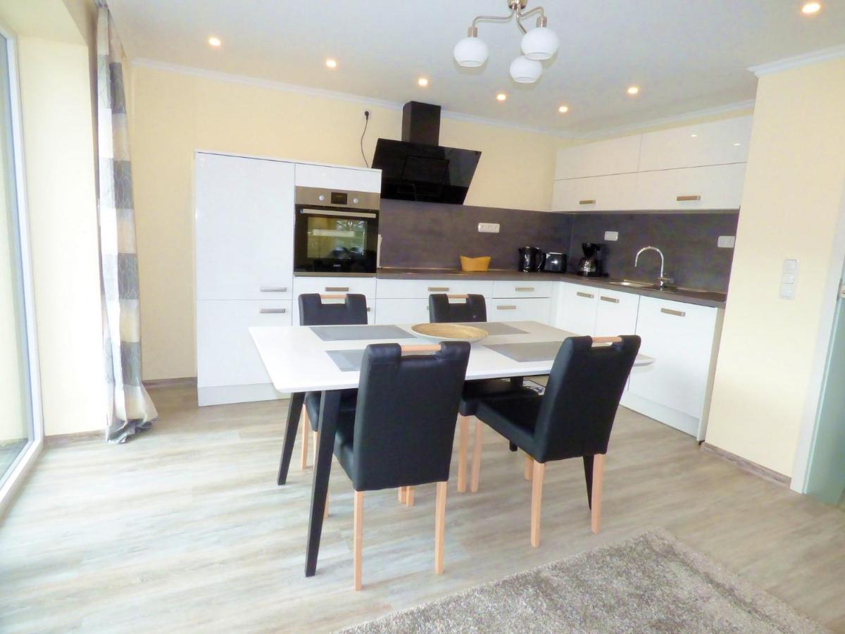 Ferienhaus Moselpromenade Целль-ан-дер-Мозель Екстер'єр фото