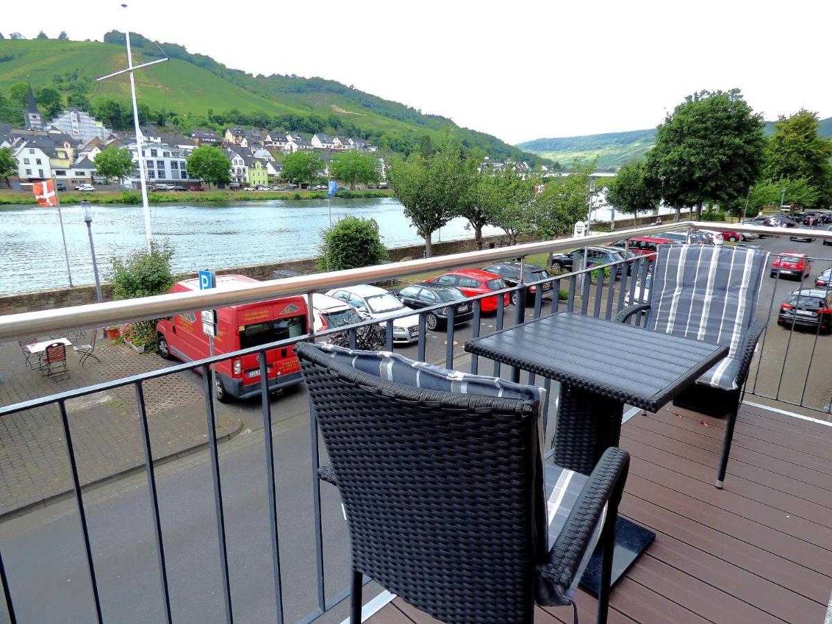 Ferienhaus Moselpromenade Целль-ан-дер-Мозель Екстер'єр фото