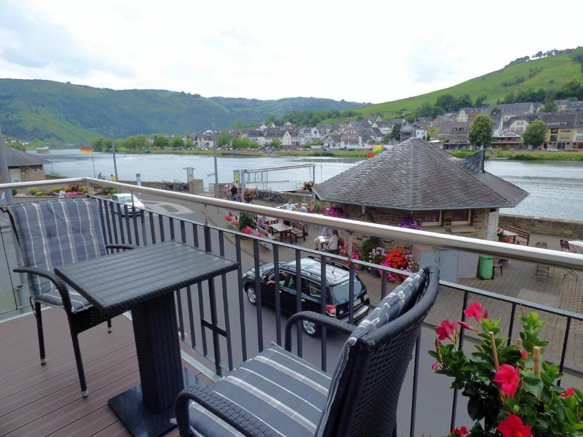 Ferienhaus Moselpromenade Целль-ан-дер-Мозель Екстер'єр фото