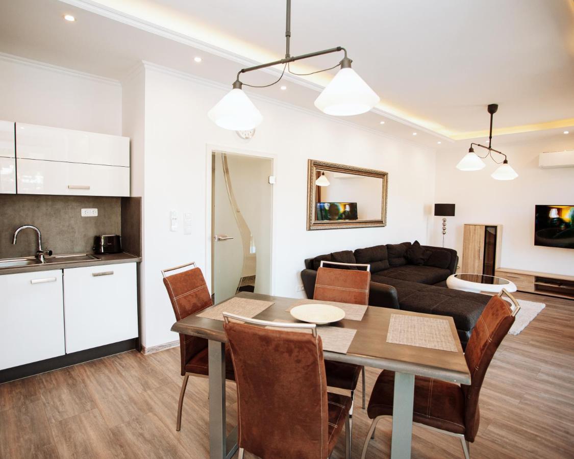 Ferienhaus Moselpromenade Целль-ан-дер-Мозель Екстер'єр фото