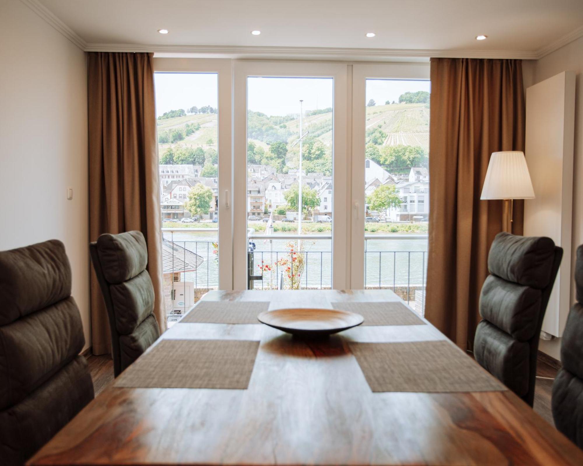 Ferienhaus Moselpromenade Целль-ан-дер-Мозель Екстер'єр фото